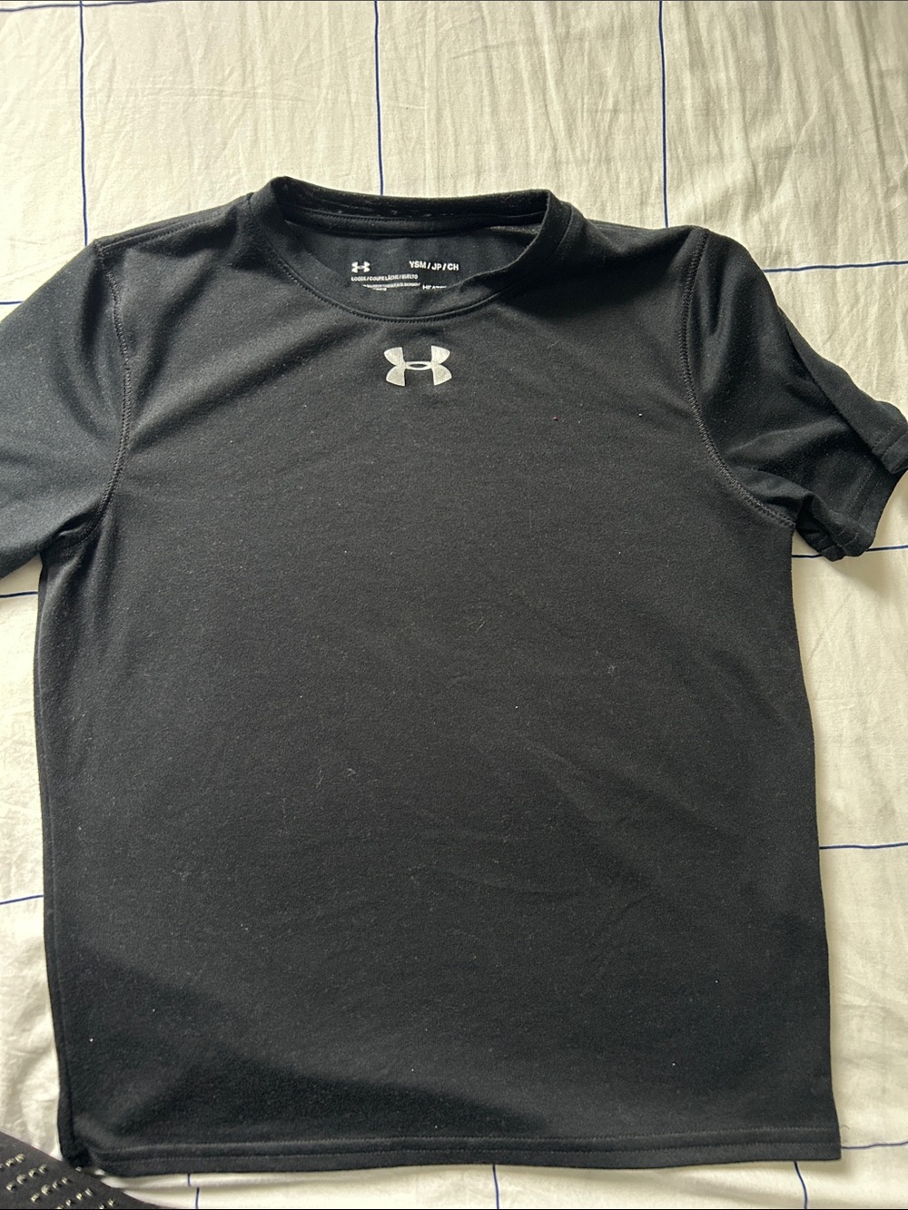 7 year old Kids Under Armour Men’s Black Crew Neck Short Sleeve Tee